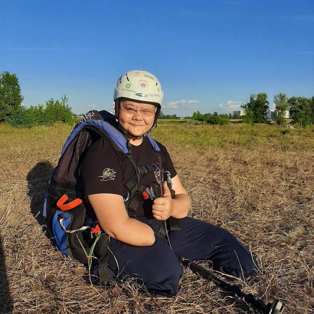 Юный парень без ноги и руки установил рекорд Украины